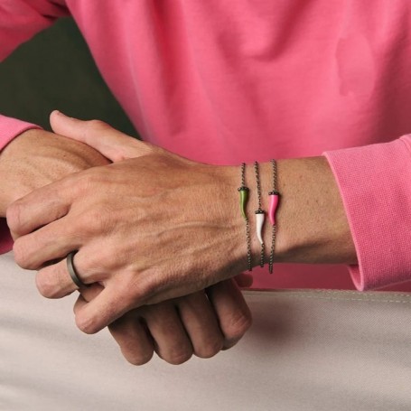 MANO J - BRACCIALE CHARMS CON CORNETTO SMALTATO FUCSIA