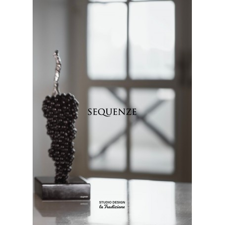 SEQUENZE - SCULTURA UVA NERA IN RESINA E POLVERE DI MARMO - COLLEZIONE LA TRADIZIONE