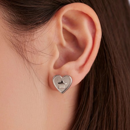 SAGAPO - COLLEZIONE DUH DUH - ORECCHINI AL LOBO A FORMA DI CUORE IN ACCIAIO 316 SATINATO CON STELLA