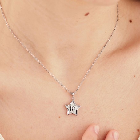 SAGAPO - COLLEZIONE DUH DUH - COLLANA GIROCOLLO IN ACCIAIO CON PENDENTE A STELLA E SCRITTA "18"