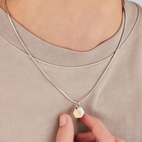 SAGAPO - COLLEZIONE BOUND - COLLANA IN ACCIAIO CON PENDENTE SATINATO A FORMA DI ESAGONO E FINITURA PVD ORO 14K