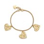 SAGAPO - COLLEZIONE EMOTION - BRACCIALE IN ACCIAIO E FINITURA PVD ORO 14K CON 3 PENDENTI A FORMA DI CUORE E TEXTURE MARTELLATA